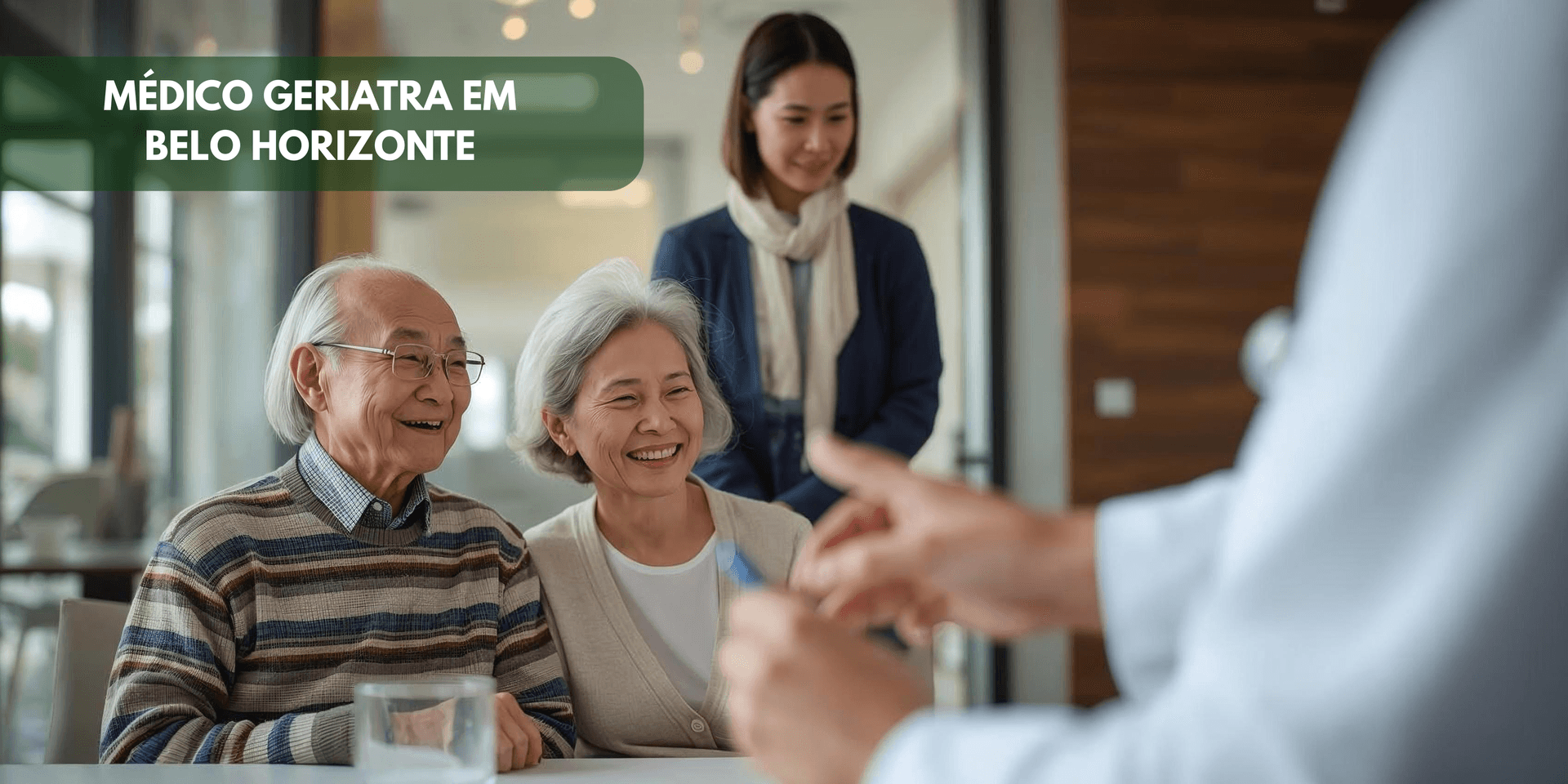 Médico Geriatra em Belo Horizonte - Dr. Tiago Alcides atendendo pacientes idosos